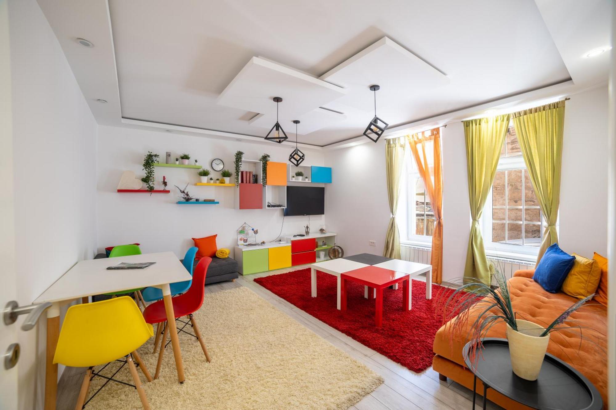 Old Town Colorful Two-Bedroom Apartment ซาราเยโว ภายนอก รูปภาพ