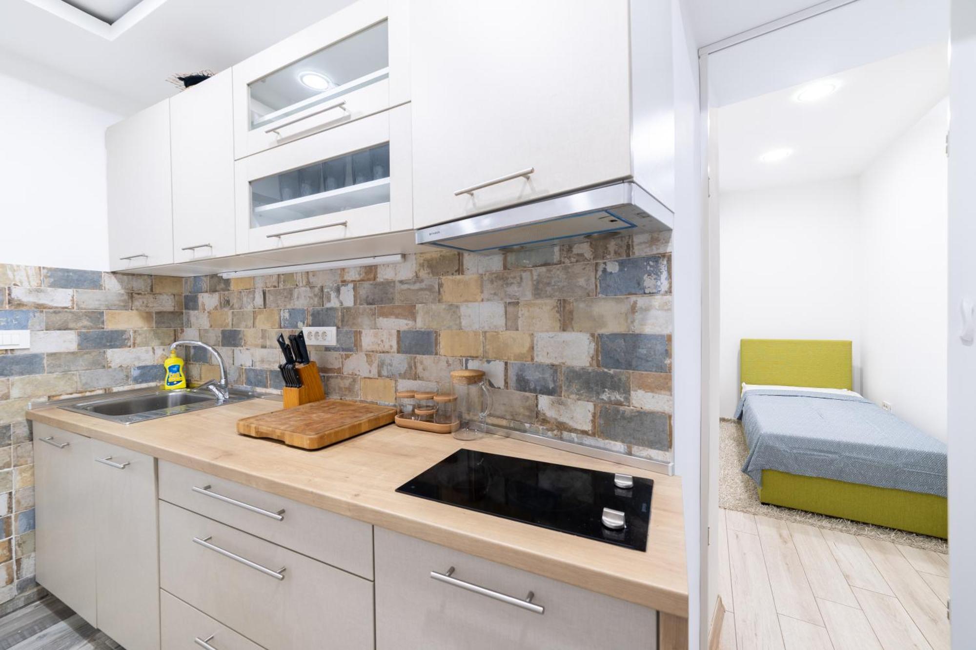 Old Town Colorful Two-Bedroom Apartment ซาราเยโว ภายนอก รูปภาพ
