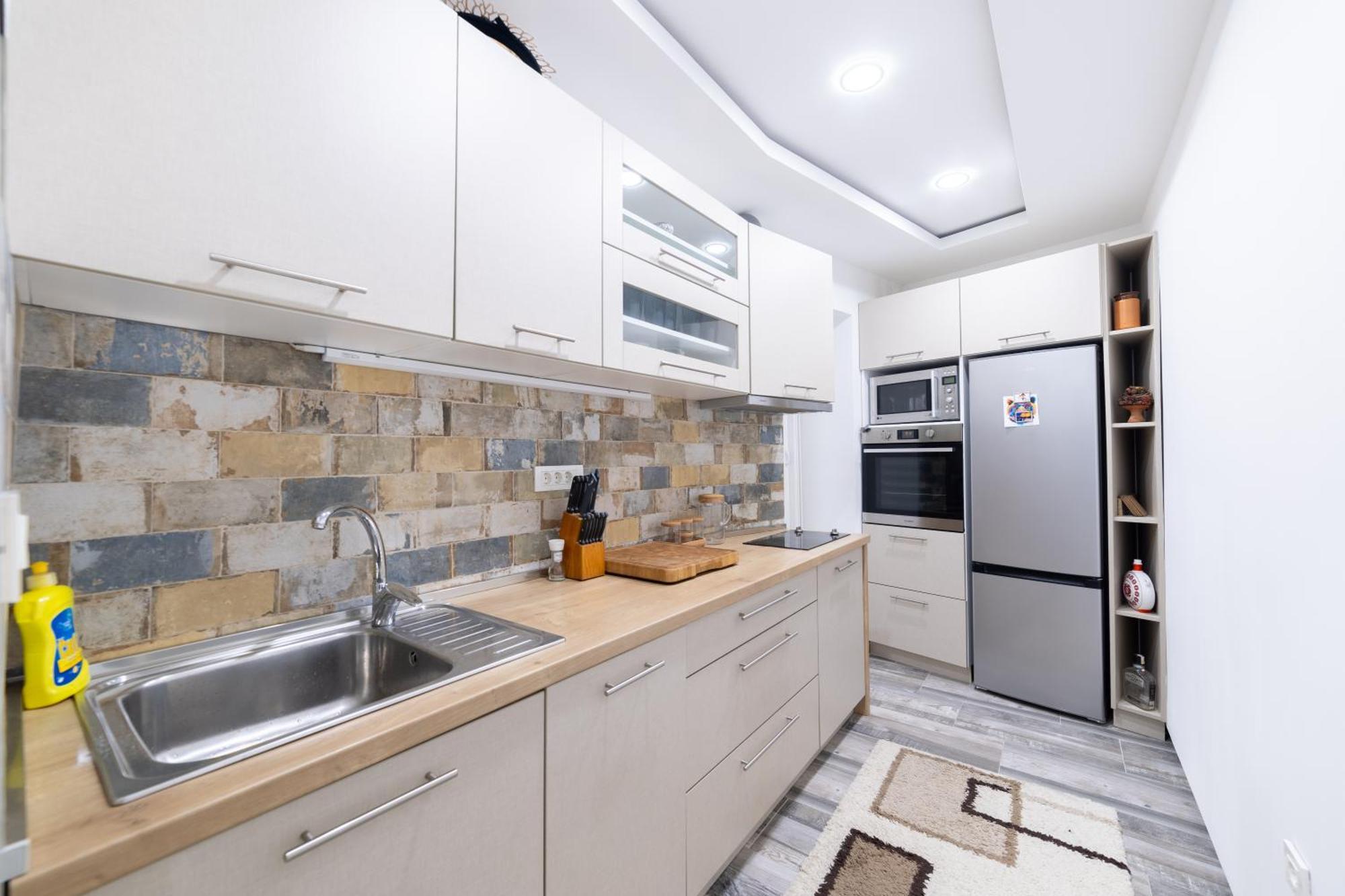 Old Town Colorful Two-Bedroom Apartment ซาราเยโว ภายนอก รูปภาพ